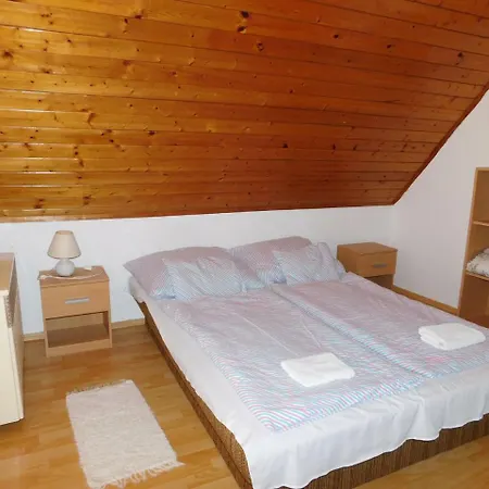 Holiday In Sukoro Velence See 20607
